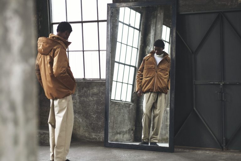 SYNTHETIC VELOUR TWILL WATERPROOF DOWN JACKETのイメージ